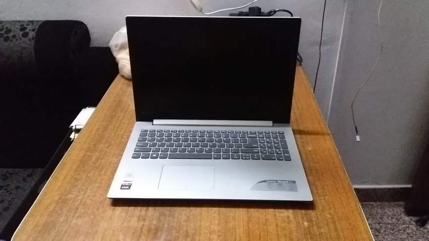 Laptop Lenovo iDEAPAD 620 etat neuf (9.5/10) on Aster Vender