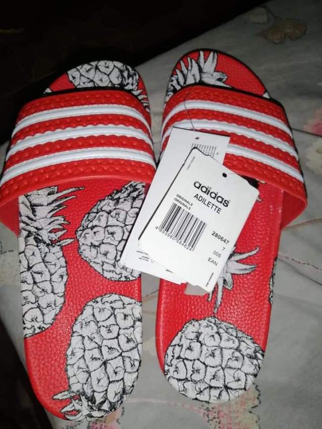 Adidas adilette - 1 - T shirts (Boys)  on Aster Vender