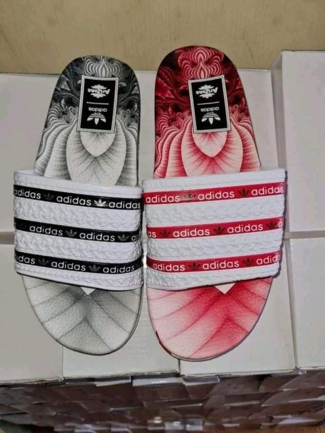 Adidas adilette - 4 - T shirts (Boys)  on Aster Vender