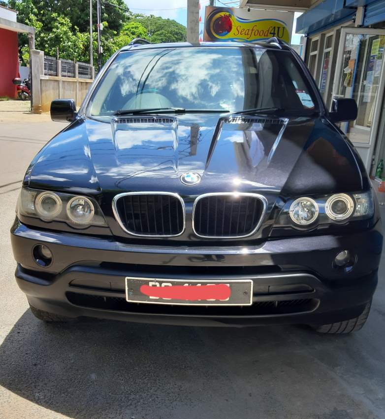 BMW X5 - 0 - SUV Cars  on Aster Vender