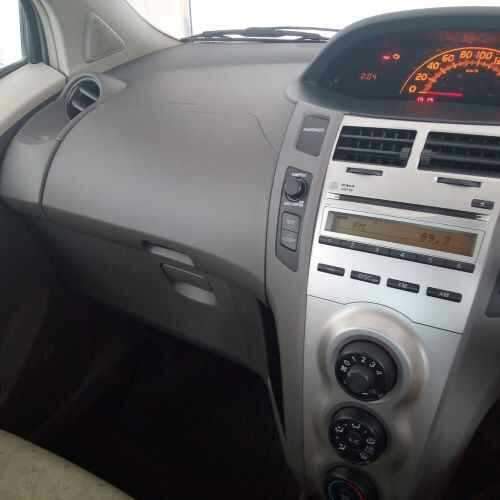 Vend Toyota vitz 09 - 1 - Compact cars  on Aster Vender