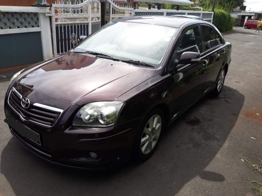 Toyota Avensis on Aster Vender