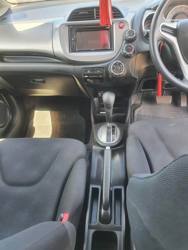 Honda Fit 2013 - 3 - Family Cars  on Aster Vender