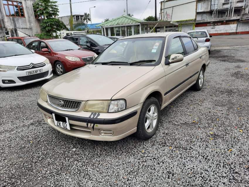 Nissan B15 Year 02 - 1 - Compact cars  on Aster Vender
