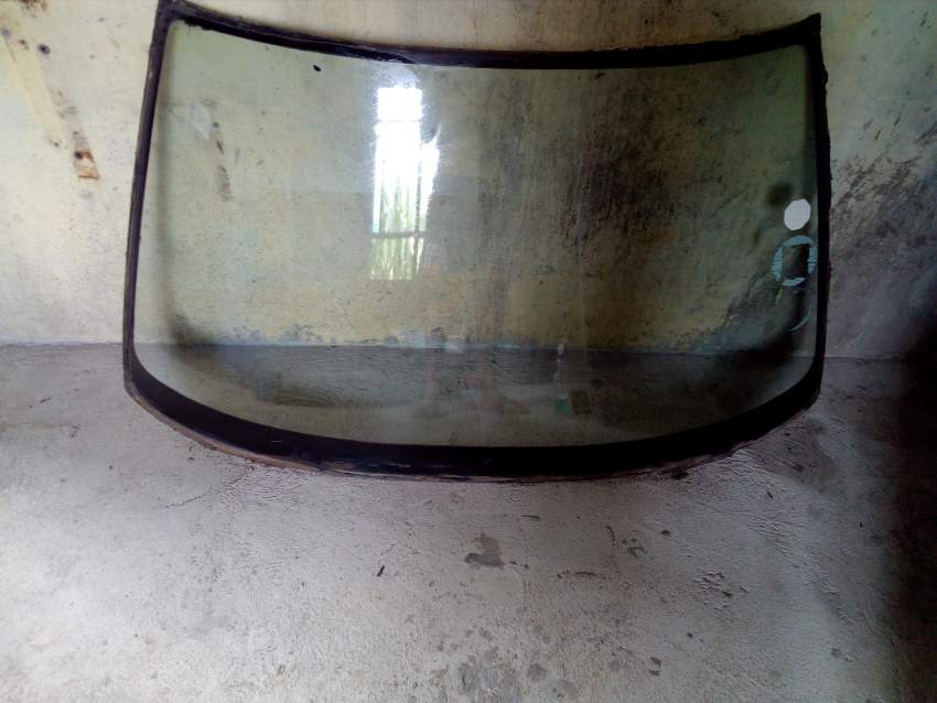 Parabrize devan - 0 - Spare Parts  on Aster Vender