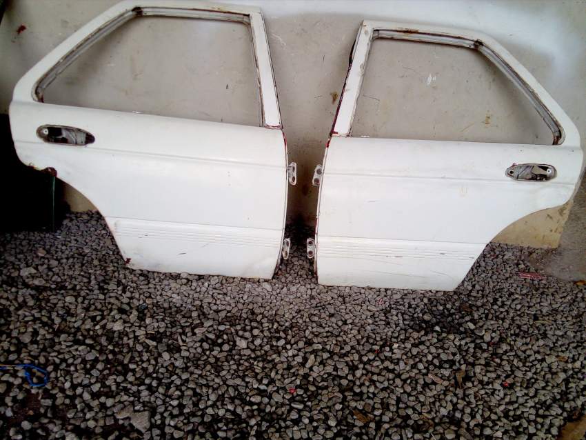 La porte derrier on Aster Vender