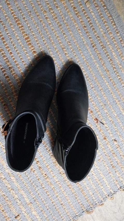 Black boots - 4 - Women's shoes (ballet, etc)  on Aster Vender