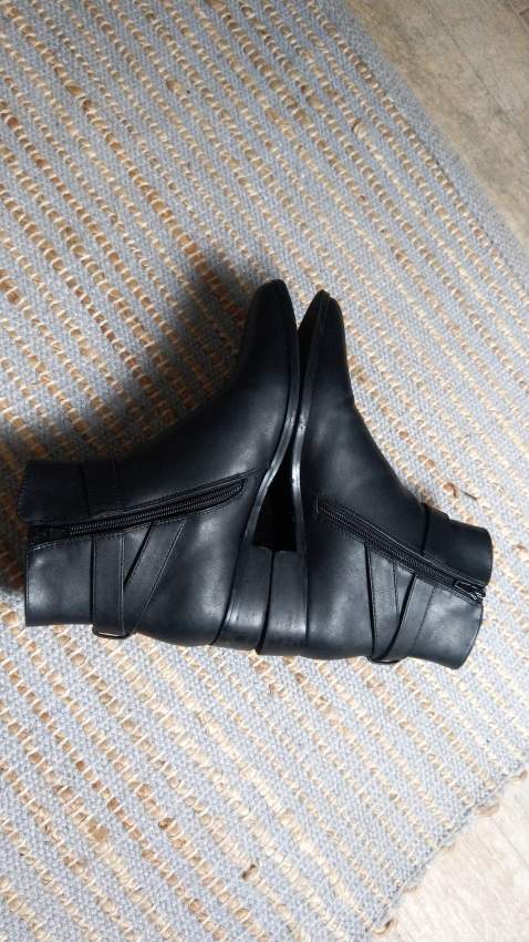 Black boots - 3 - Women's shoes (ballet, etc)  on Aster Vender