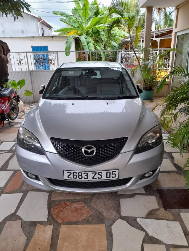 Mazda axela 05 - 0 - Sport Cars  on Aster Vender