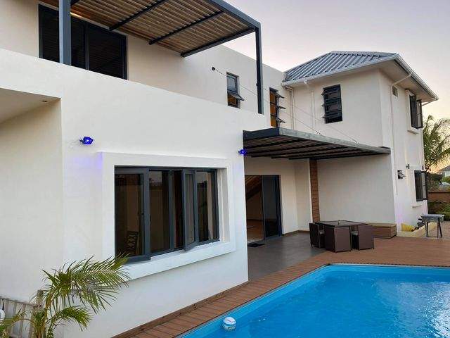 VILLA ON SALE IN POINTE AUX PIMENTS, MORC HARMONY - RS 22 M NEG - 1 - Villas  on Aster Vender