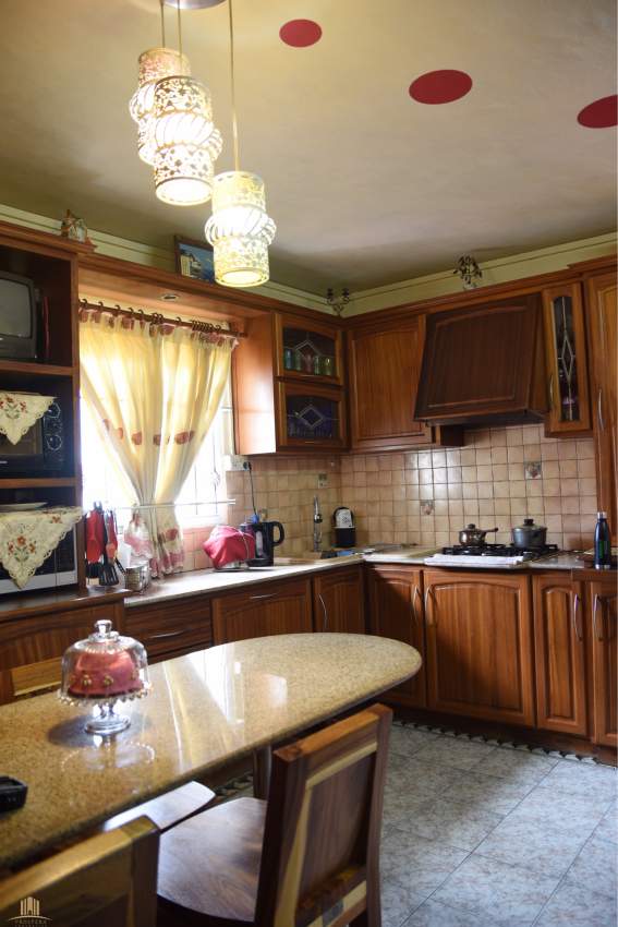 SEMI-FURNISHED HOUSE ON SALE IN PORT LOUIS, RTE DES PAMPLEMOUSSES RS 6 - 2 - House  on Aster Vender