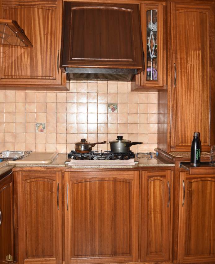 SEMI-FURNISHED HOUSE ON SALE IN PORT LOUIS, RTE DES PAMPLEMOUSSES RS 6 - 5 - House  on Aster Vender