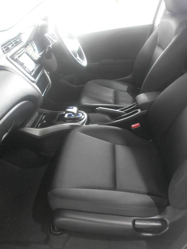 HONDA GRACE YR EZ 16 - 1 - Family Cars  on Aster Vender