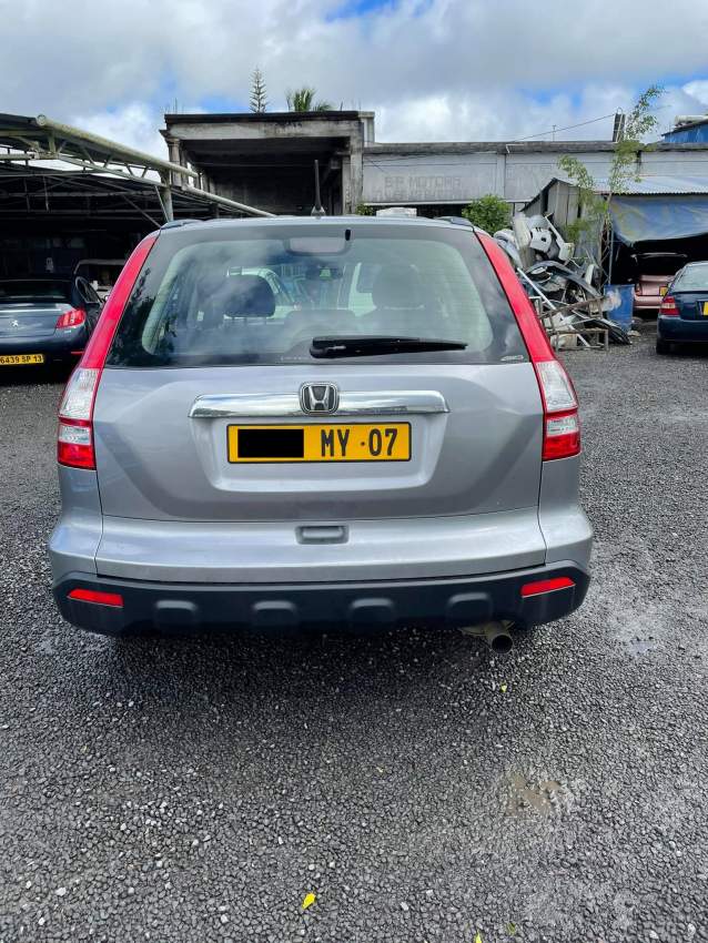 Honda CR-V Year 07 - 5 - SUV Cars  on Aster Vender