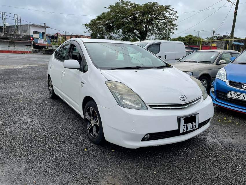 Toyota Prius Year 06 - 4 - Compact cars  on Aster Vender