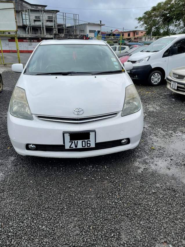 Toyota Prius Year 06 - 5 - Compact cars  on Aster Vender