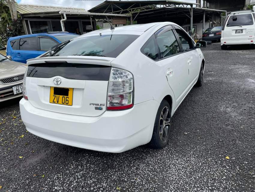 Toyota Prius Year 06 - 0 - Compact cars  on Aster Vender