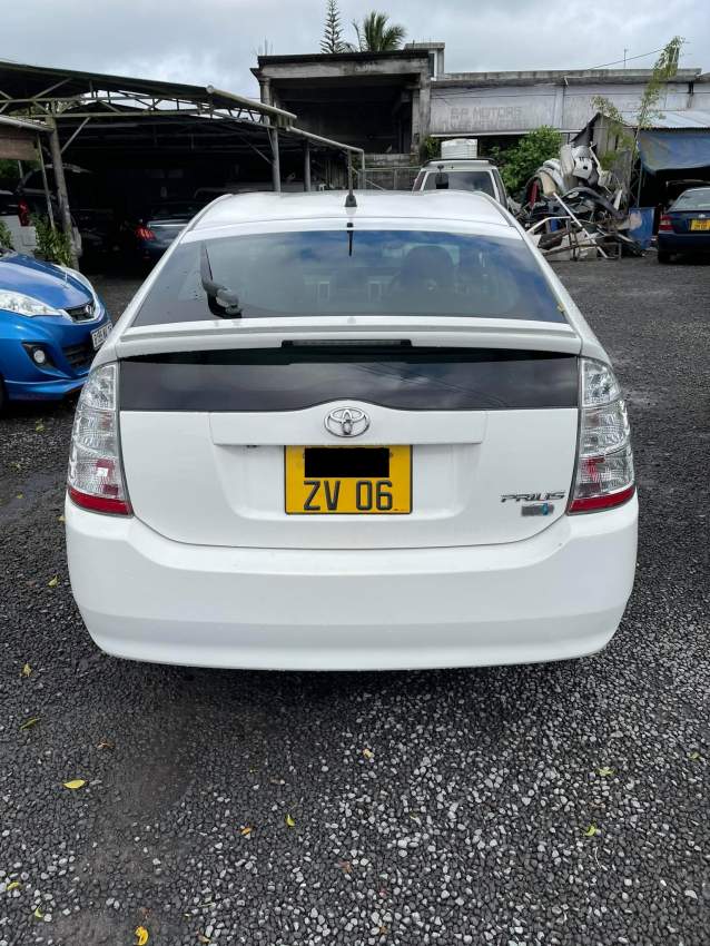 Toyota Prius Year 06 - 1 - Compact cars  on Aster Vender