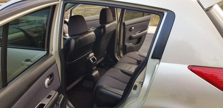 Nissan tiida Hatchback ZU06 - Automatic- 59010243 - 3 - Luxury Cars  on Aster Vender