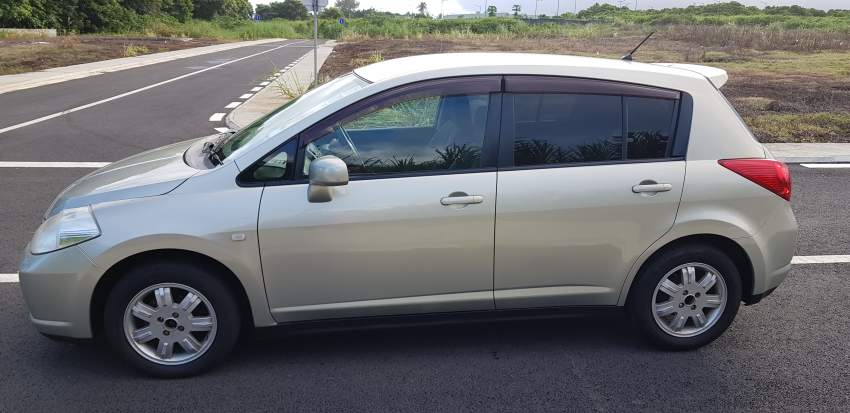 Nissan tiida Hatchback ZU06 - Automatic- 59010243 - 6 - Luxury Cars  on Aster Vender