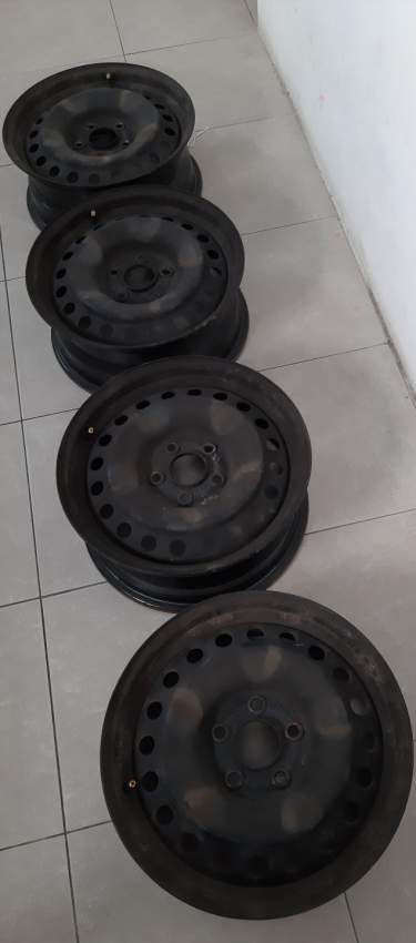 For sale iron wheel rim for cars and suvs 16 inch, 5 holes on Aster Vender