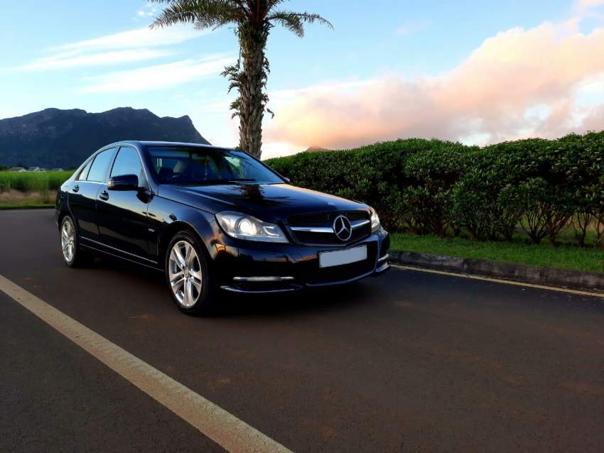 Mercedes Benz C180 AvantGarde  - 1 - Luxury Cars  on Aster Vender