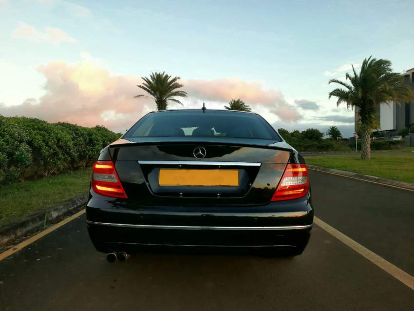 Mercedes Benz C180 AvantGarde  - 4 - Luxury Cars  on Aster Vender