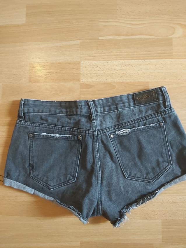Pull & Bear short - 0 - Pants & Leggings (Women)  on Aster Vender