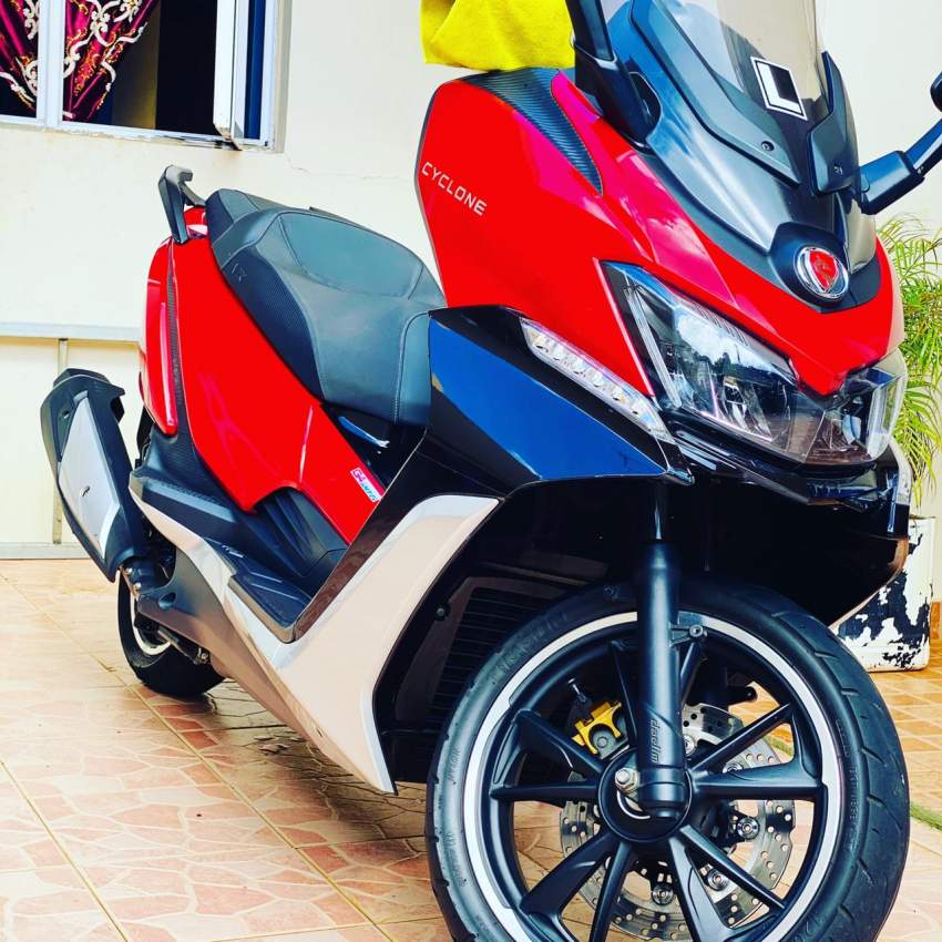 Motor - 2 - Scooters (above 50cc)  on Aster Vender