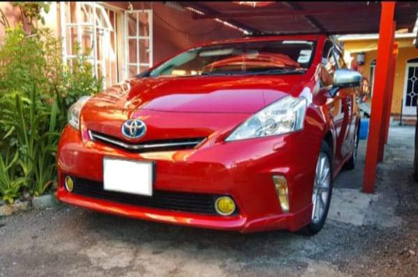 Toyota Prius Alpha - 1 - Family Cars  on Aster Vender