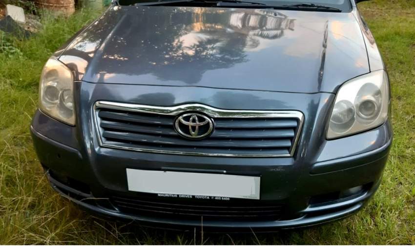 Sale Toyota Avensis 06 - 5 - Family Cars  on Aster Vender