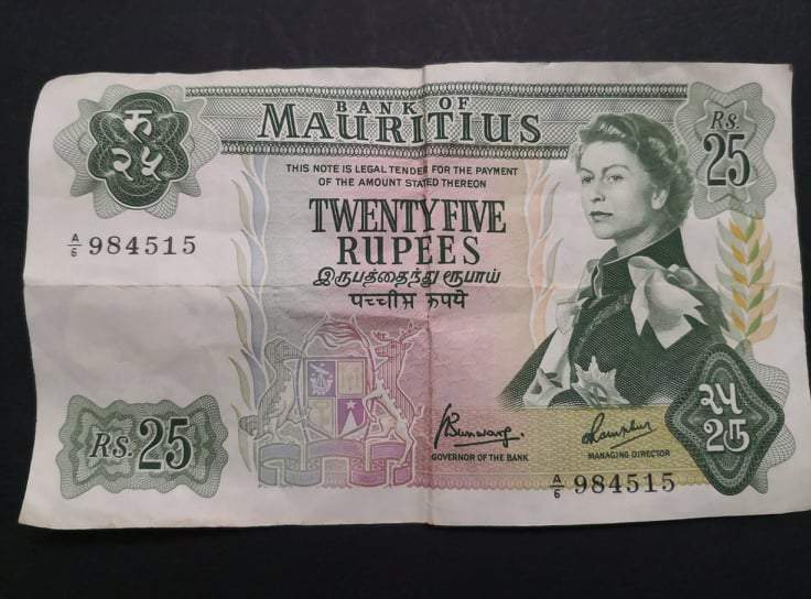Mauritius  rs25  1967 Queen Elizabeth  - Banknotes at AsterVender