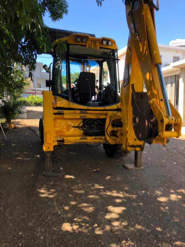 Backhoe Loader - 1 - Other Industrial Vehicles  on Aster Vender