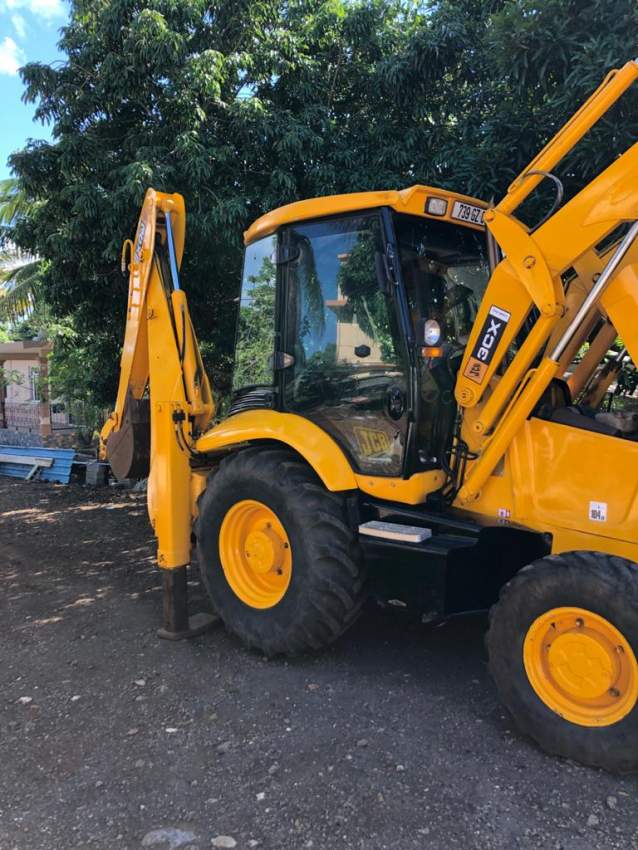 Backhoe Loader - 2 - Other Industrial Vehicles  on Aster Vender