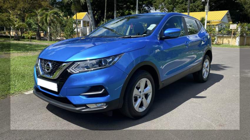 Nissan Qashqai 1.2 - 5 - SUV Cars  on Aster Vender