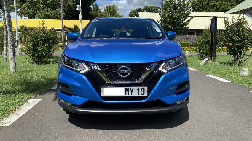 Nissan Qashqai 1.2 - 3 - SUV Cars  on Aster Vender