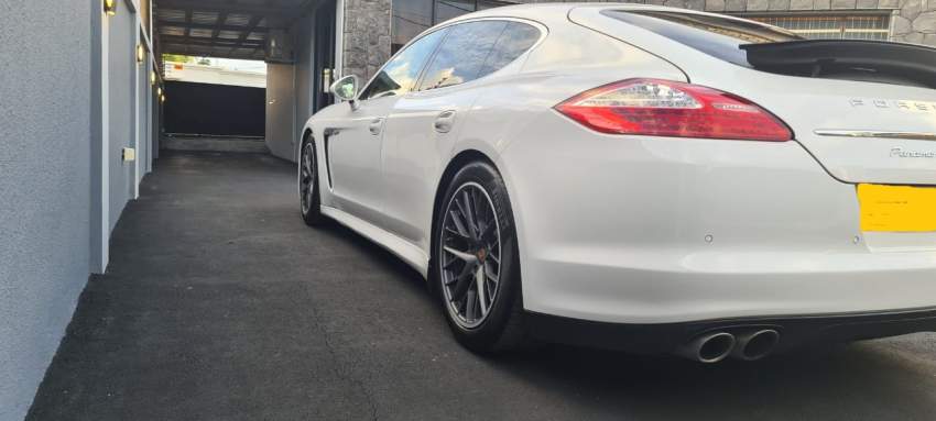 porsche panamera - 5 - Luxury Cars  on Aster Vender