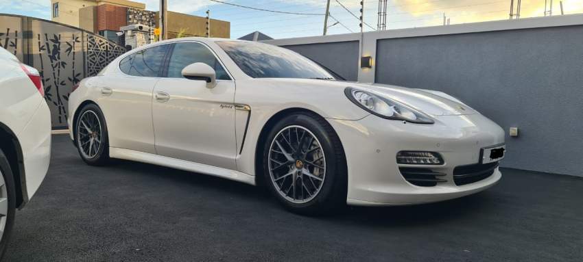 porsche panamera - 4 - Luxury Cars  on Aster Vender
