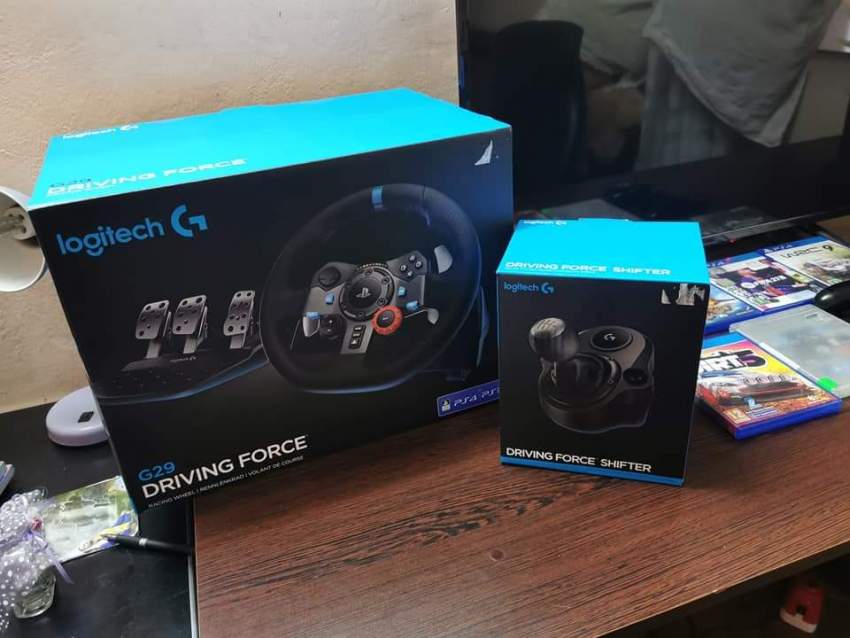 Steering wheel + shifter - 1 - Other Indoor Sports & Games  on Aster Vender