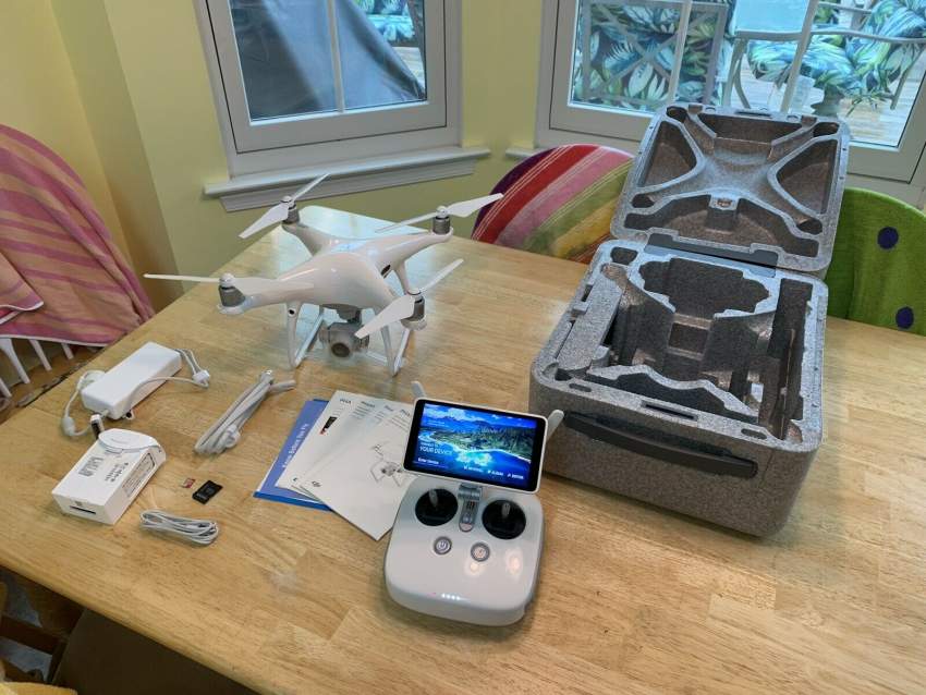 DJI Phantom 4 Pro Plus with 3 battery - Drone on Aster Vender