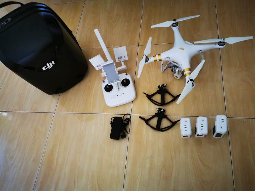 DJI Phantom 4 Pro Plus with 3 battery - Drone on Aster Vender