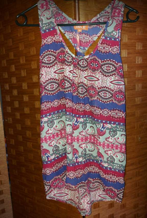 floral top - 0 - Tops (Women)  on Aster Vender