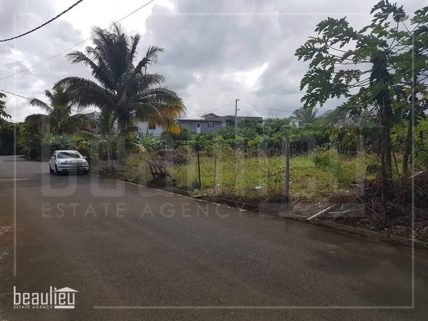 Residential land of 10 perches in Gris Gris - 2 - Land  on Aster Vender