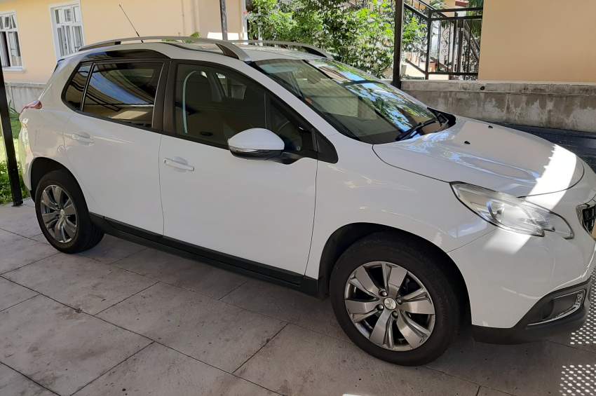 Peugeot 2008 Puretech  - 2 - SUV Cars  on Aster Vender