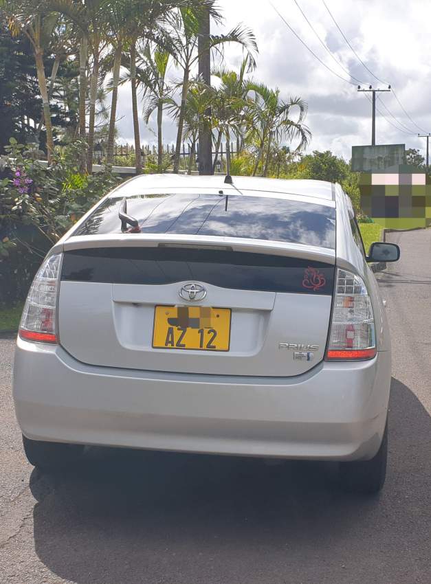 Toyota Prius 2012 - 5 - Family Cars  on Aster Vender