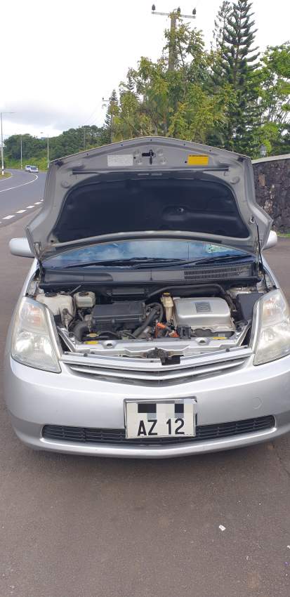 Toyota Prius 2012 - 7 - Family Cars  on Aster Vender