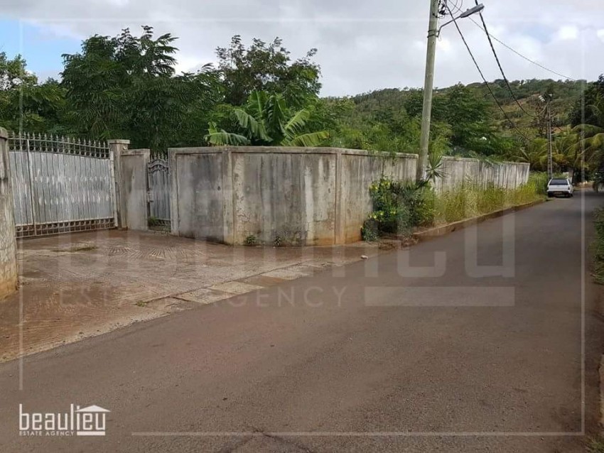  Residential Land  of  300 Toises  in Terre Rouge - 2 - Land  on Aster Vender