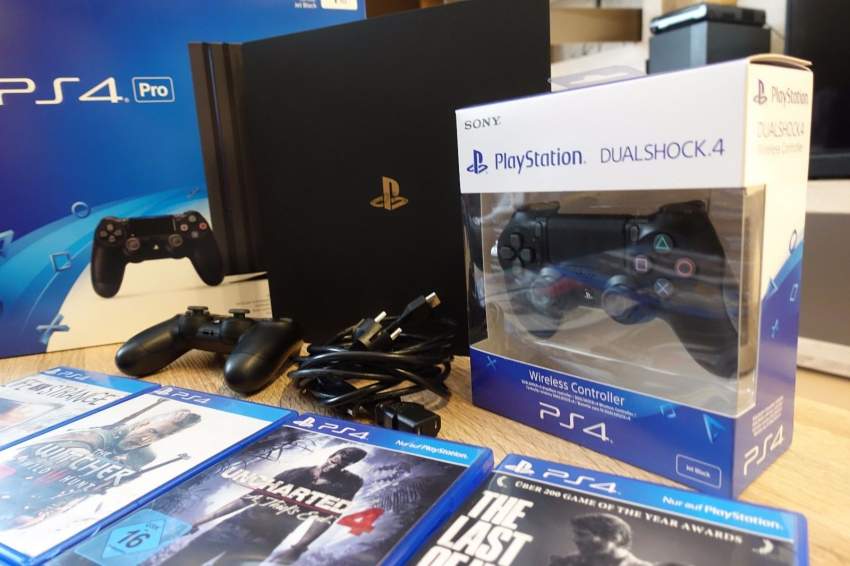 PlayStation 4 Pro + 1TB + 2 controls + 5 games + PS Camera at AsterVender