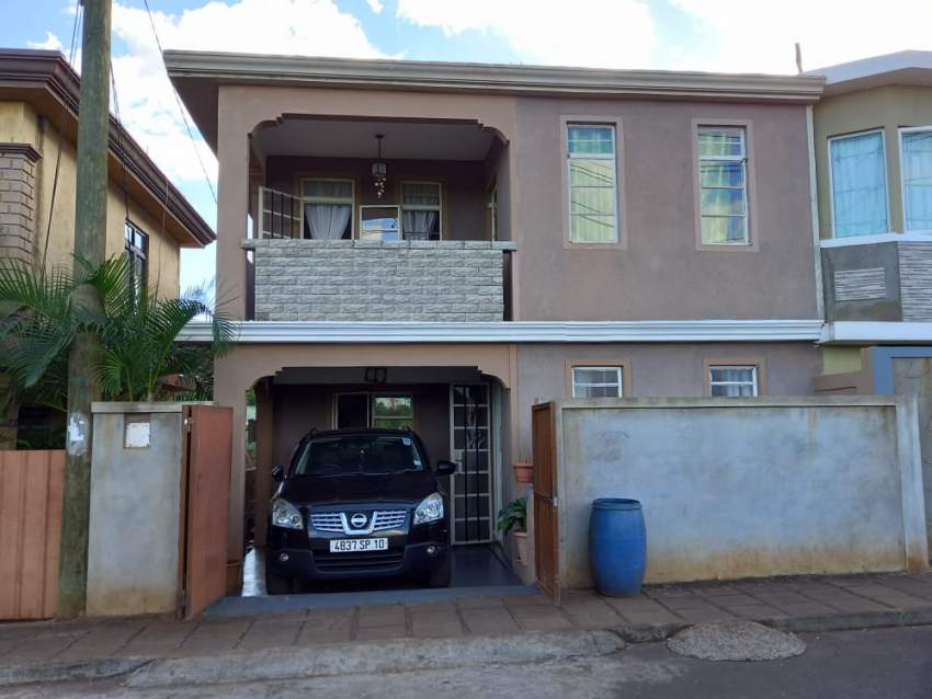 Maison A Vendre - 9 - House  on Aster Vender