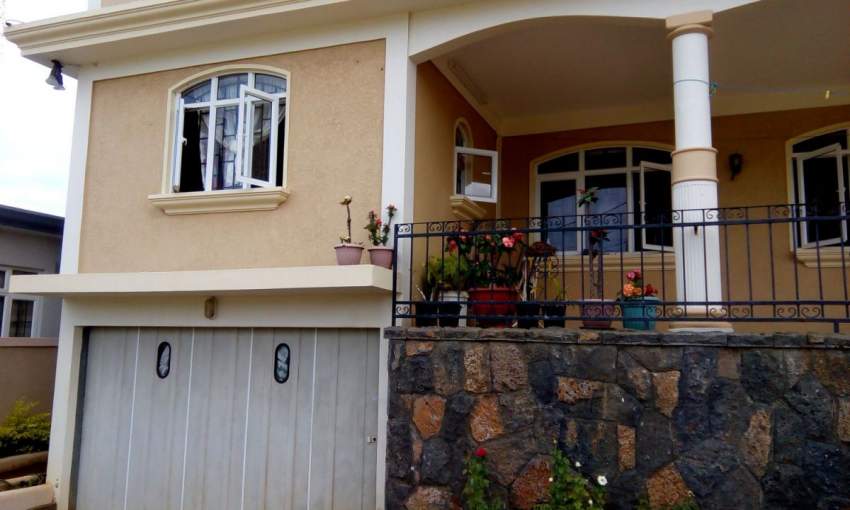 Big house for sale in Grand River South East - 4 - House  on Aster Vender